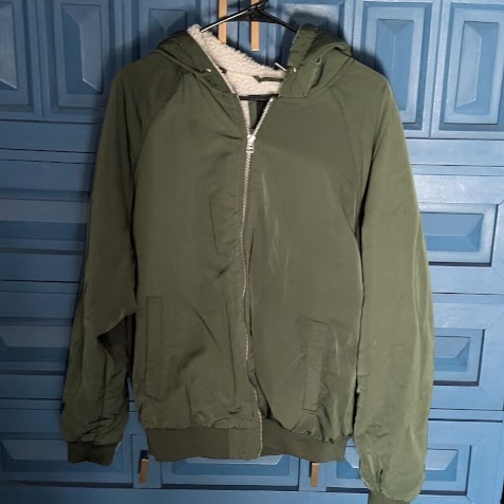 A3 FOREVER 21 MEN Army Green Jacket w/ Hoodie